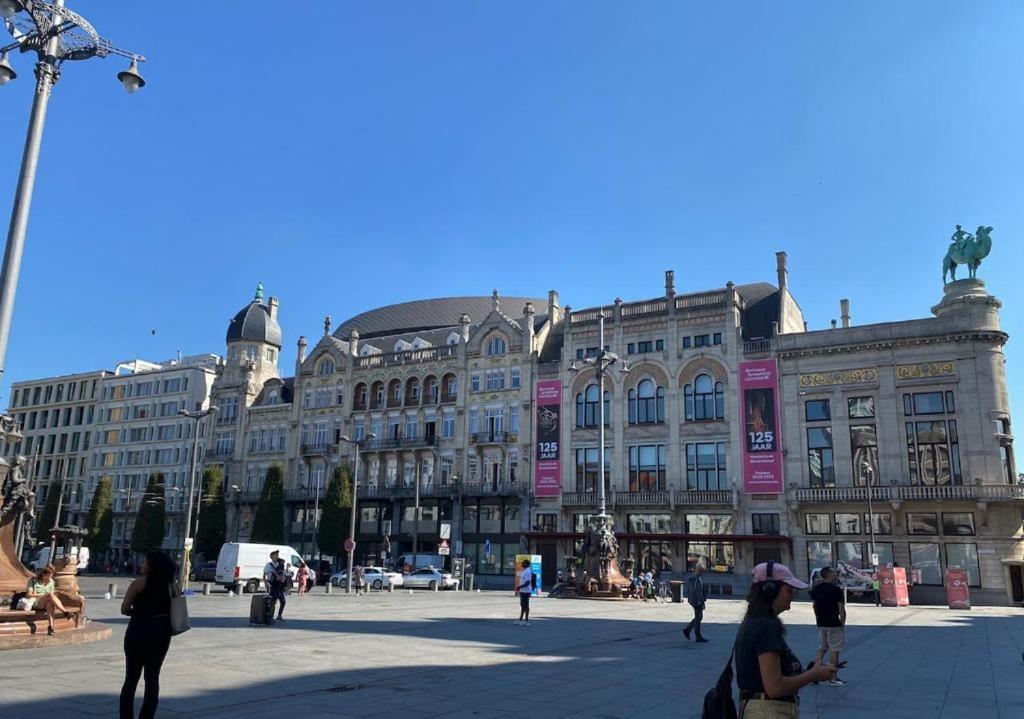Living History - Astrid * Antwerpen